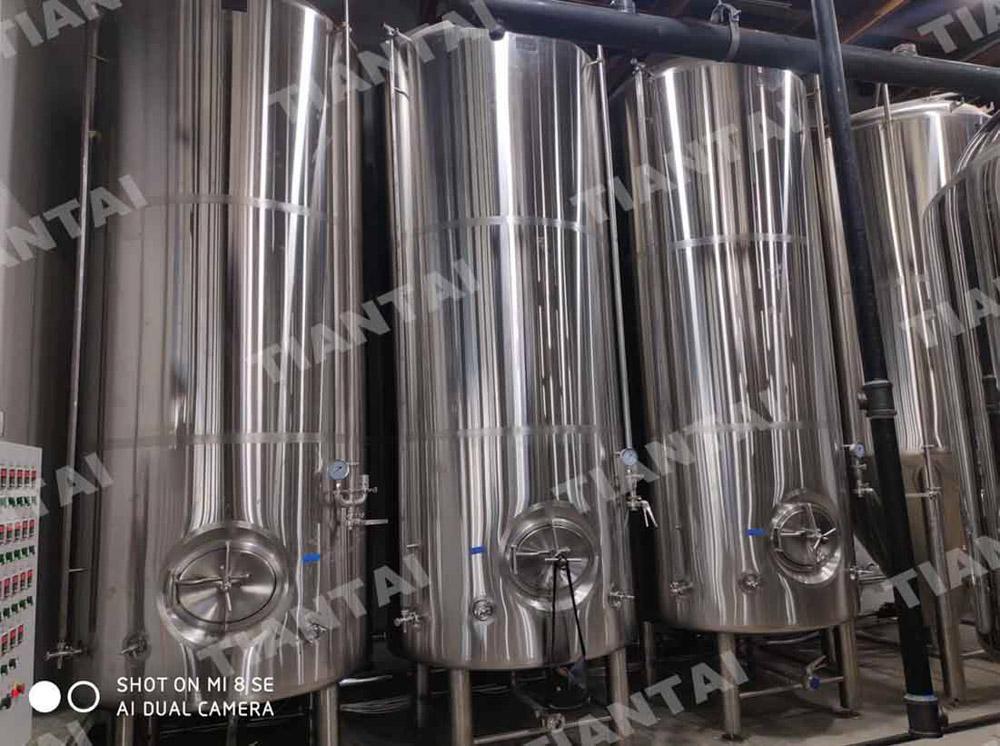 20bbl four vessel brewery equipment is under installation in America